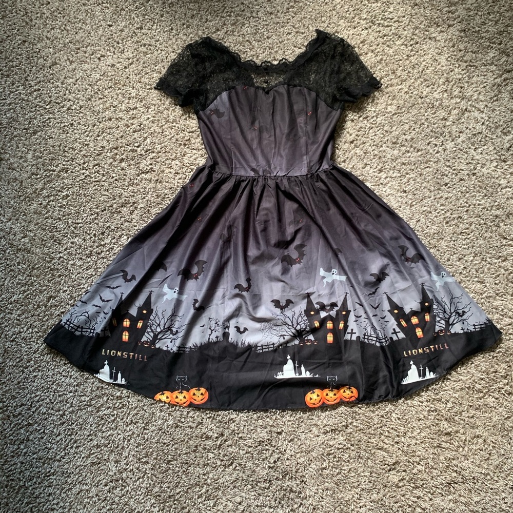 Halloween lace sleeve dress!